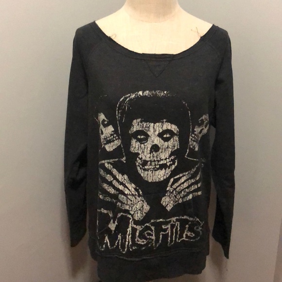 Hot Topic | Tops | Misfits Sweatshirt 